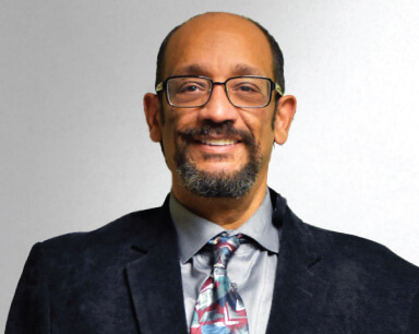 Efrain Socarras, Dentist in Prospect at Lasting Smiles of Prospect