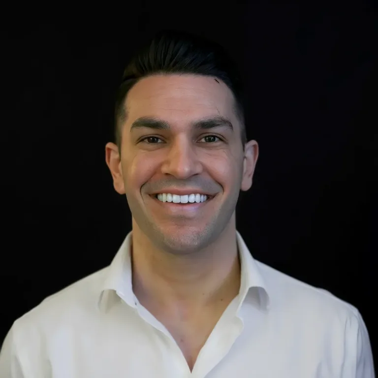 doctor nick goultas seven hills dental group circle 768x768