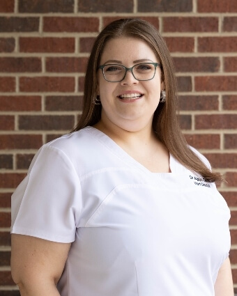 Aggie Iwaszczyszyn, Dentist in Barrington at Hart Dental