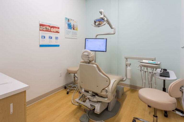 Ambriel Weatherly, Dentist in Miami at Dentists At Midtown