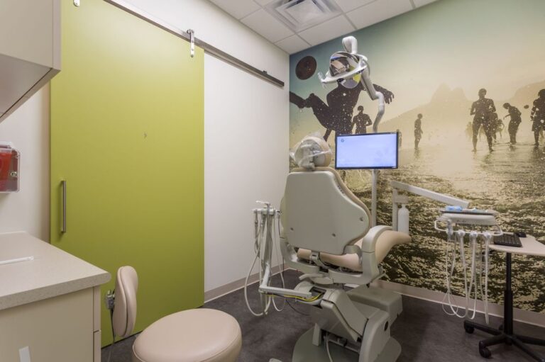 Ambriel Weatherly, Dentist in Miami at Dentists At Midtown