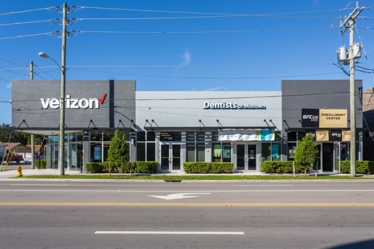 Ambriel Weatherly, Dentist in Miami at Dentists At Midtown