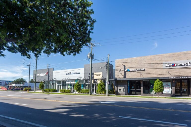 Ambriel Weatherly, Dentist in Miami at Dentists At Midtown